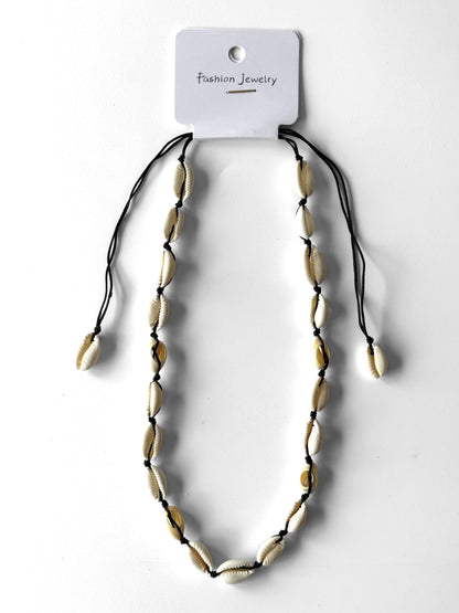 Collar de concha negro entero #965 Docena