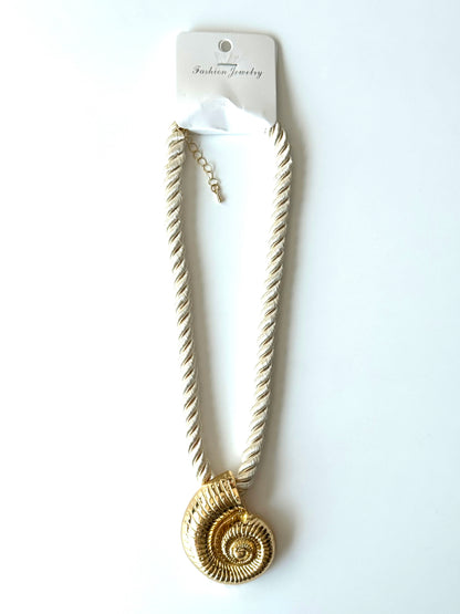 Collar de Concha #Dorado