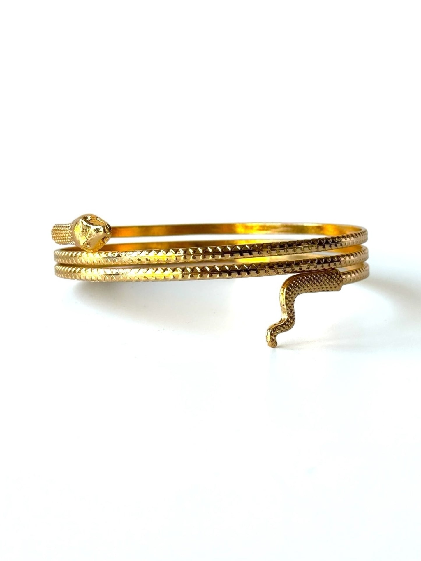 Brazalete #976 dorado