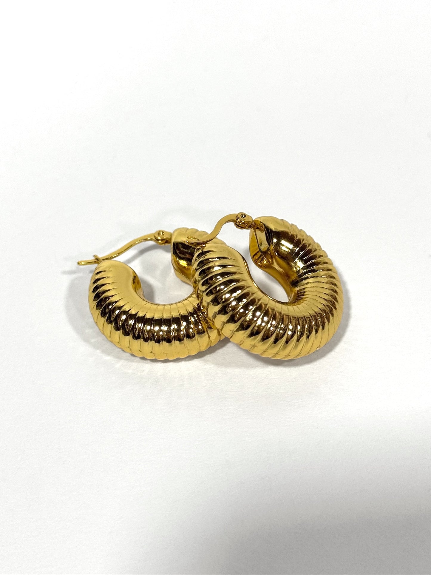 Aros de acero modelo #651 dorado