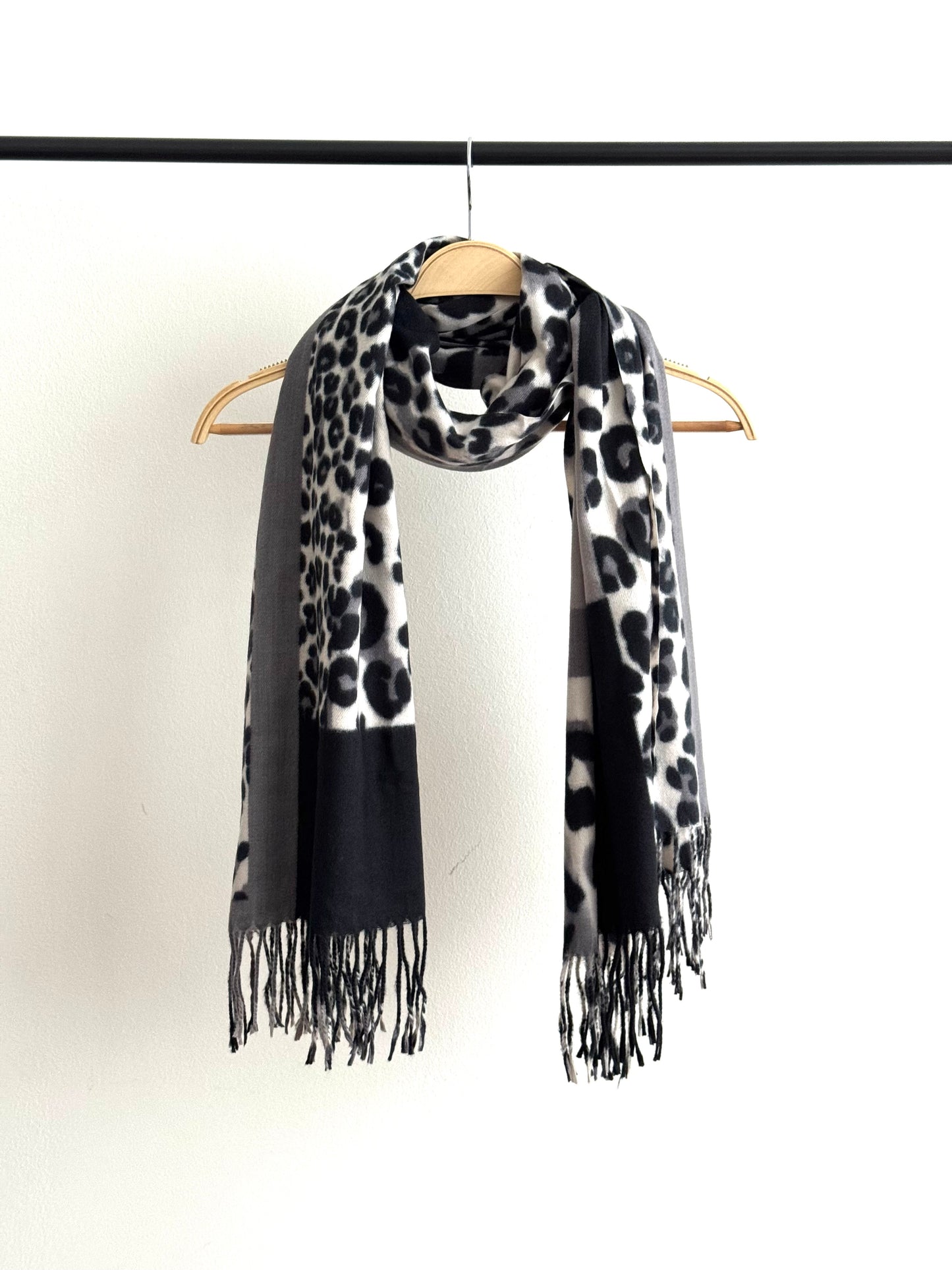 Bufanda Animal Print # Gris