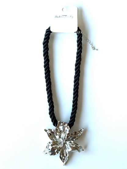 Collar de Flor #Plateado