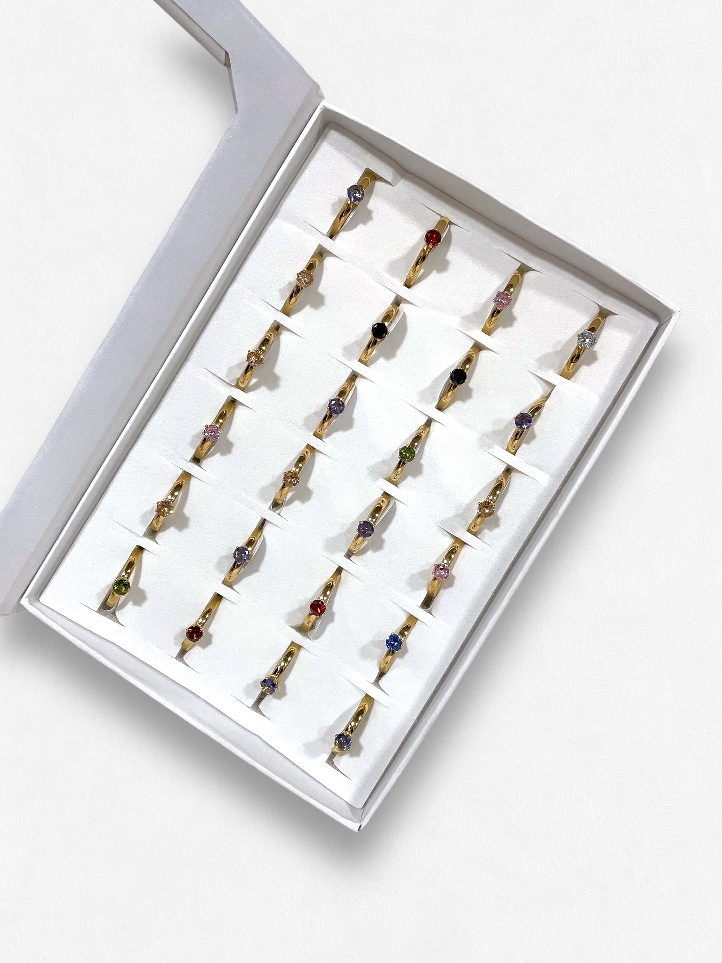 #21_ 24 ARGOLLA CIRCULAR CON PIEDRA D