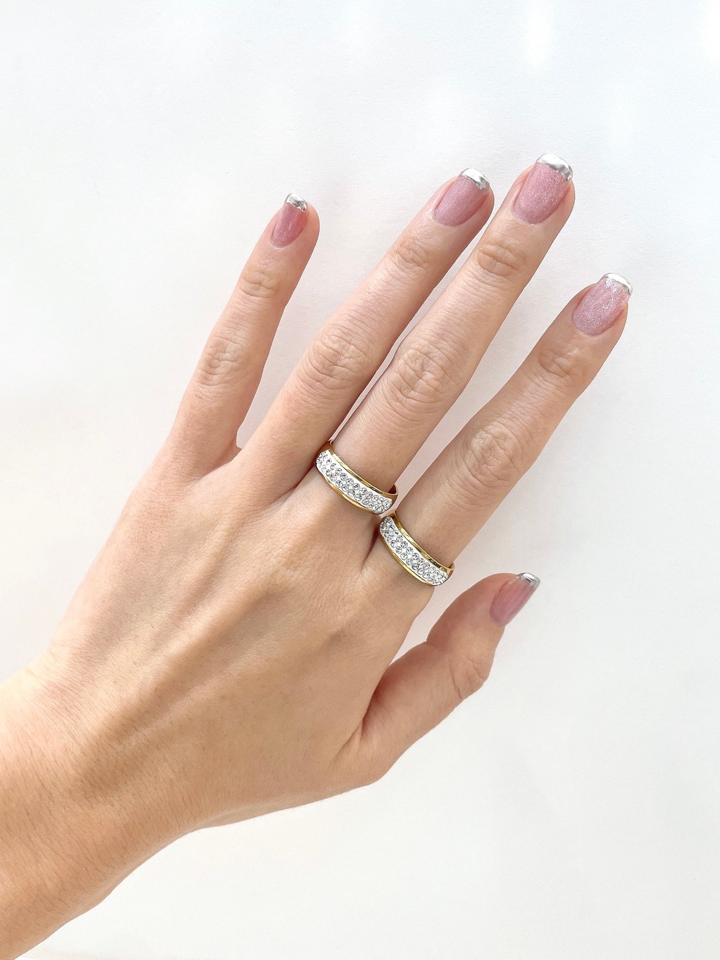 #44  ARGOLLA STRASS GRUESO LISO D