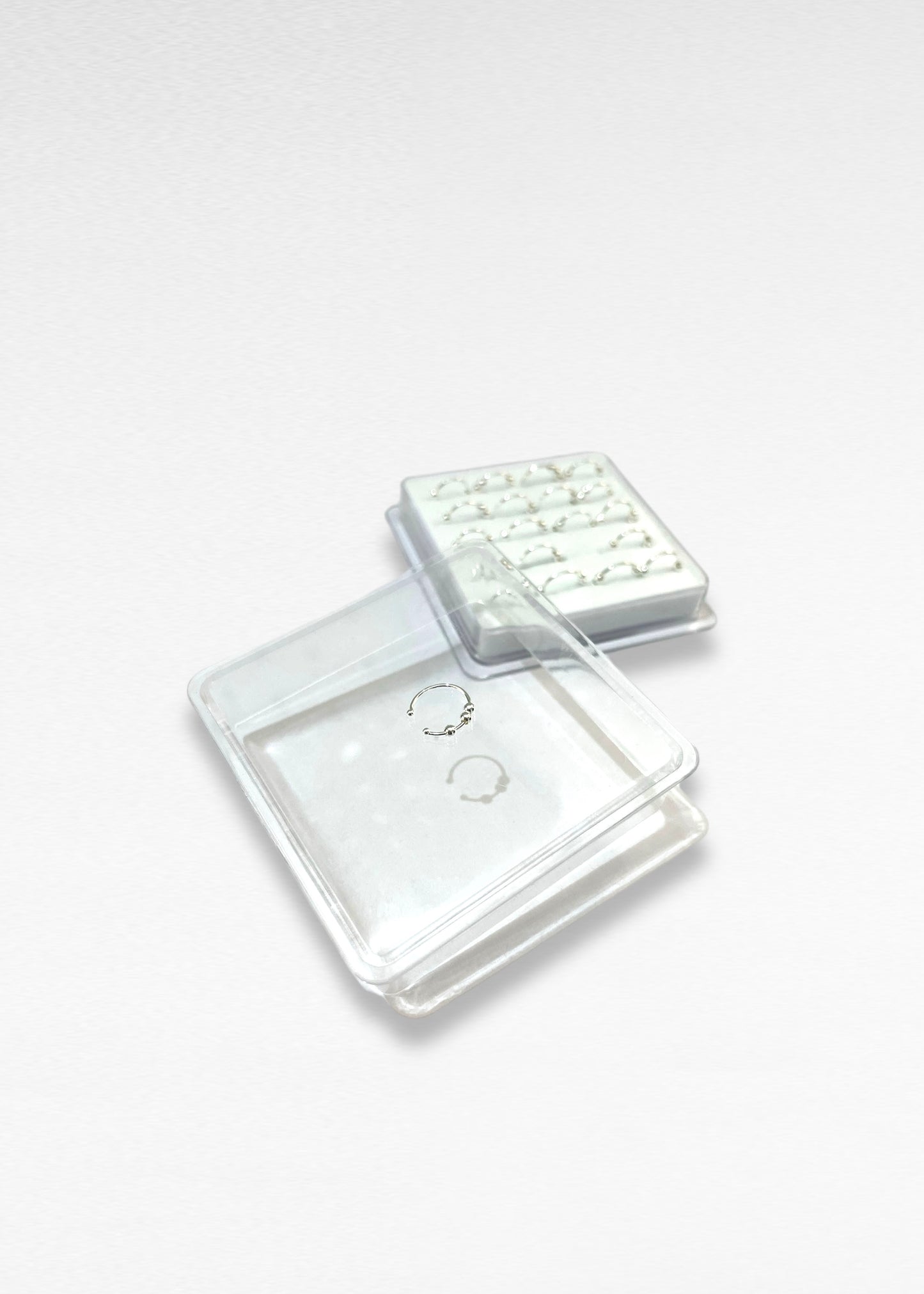 Plata 925_Argolla de nariz con bolitas