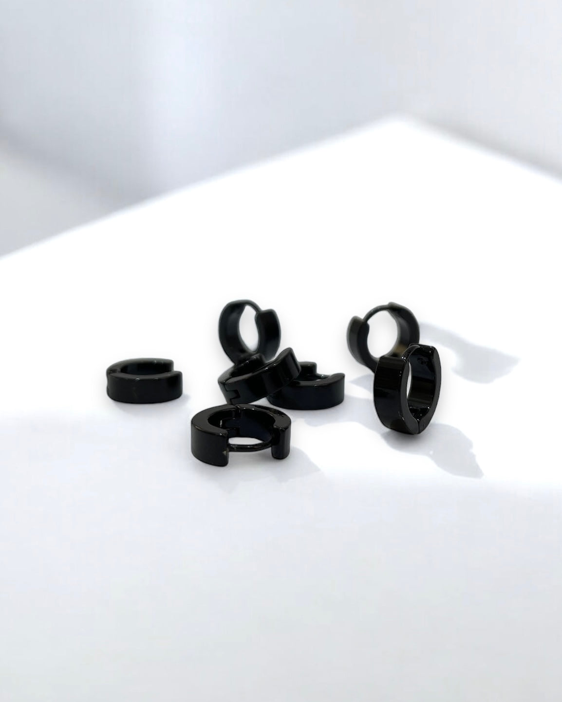 Argolla pequeña negra