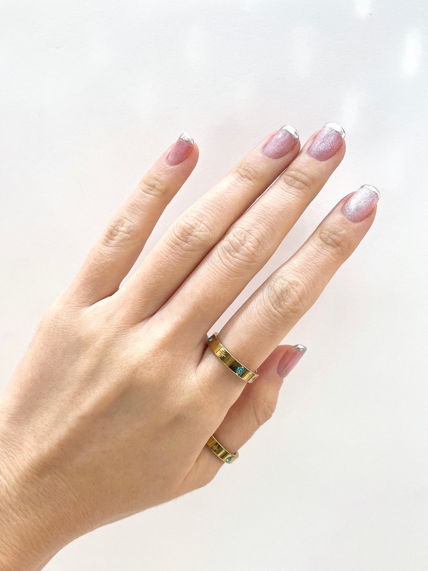 #7 ARGOLLA PUNTO DE LUZ DELGADA D