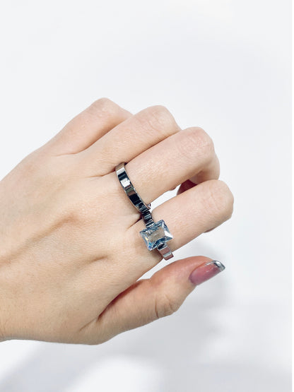 #16 ARGOLLA DOBLE CON PIEDRA CUADRADA P