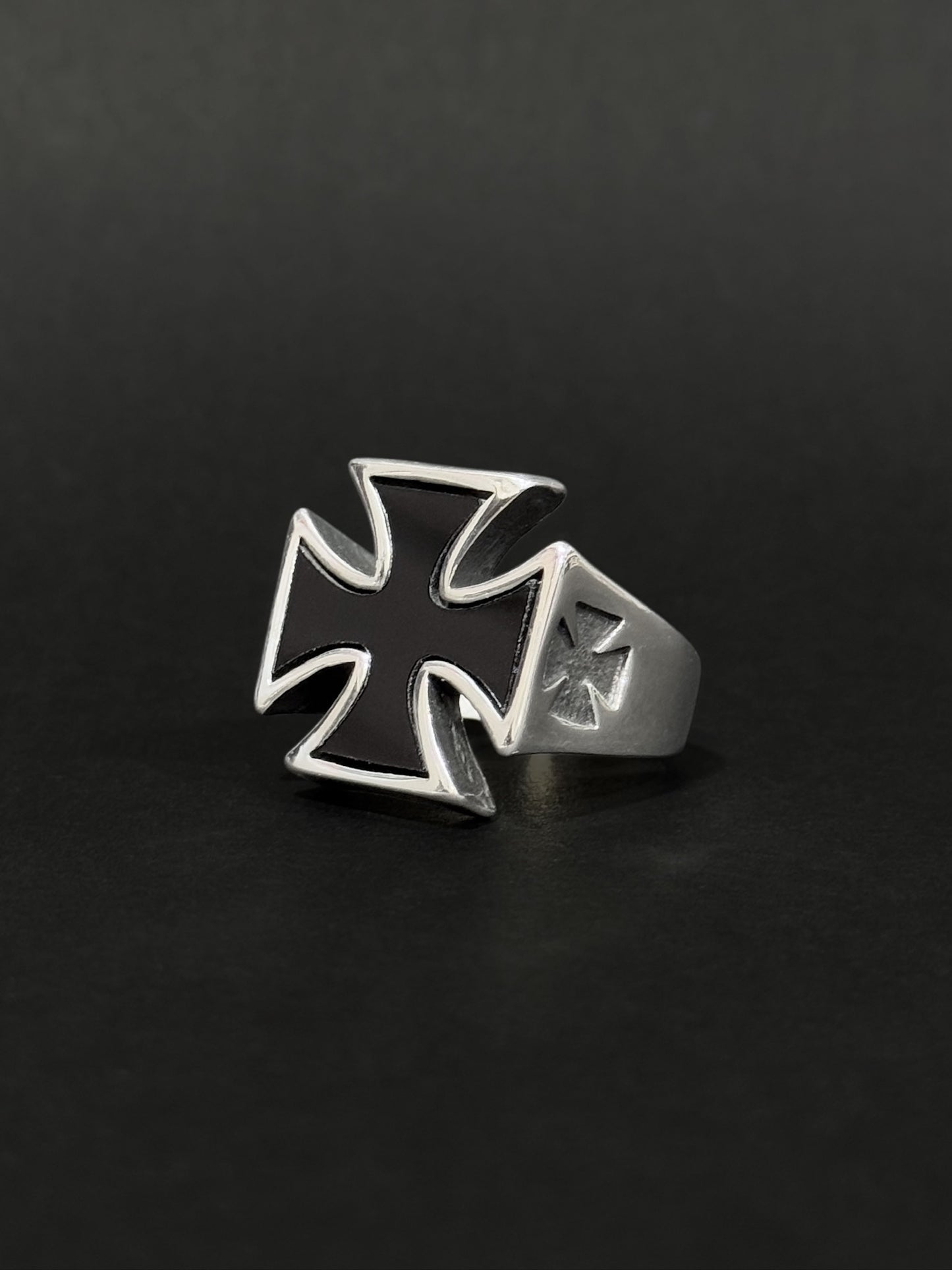 Anillo de hombre en acero vikingo #569