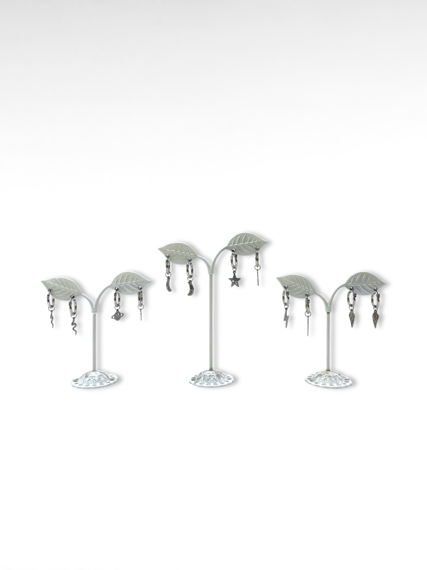 Argolla delgada con diseños plateados