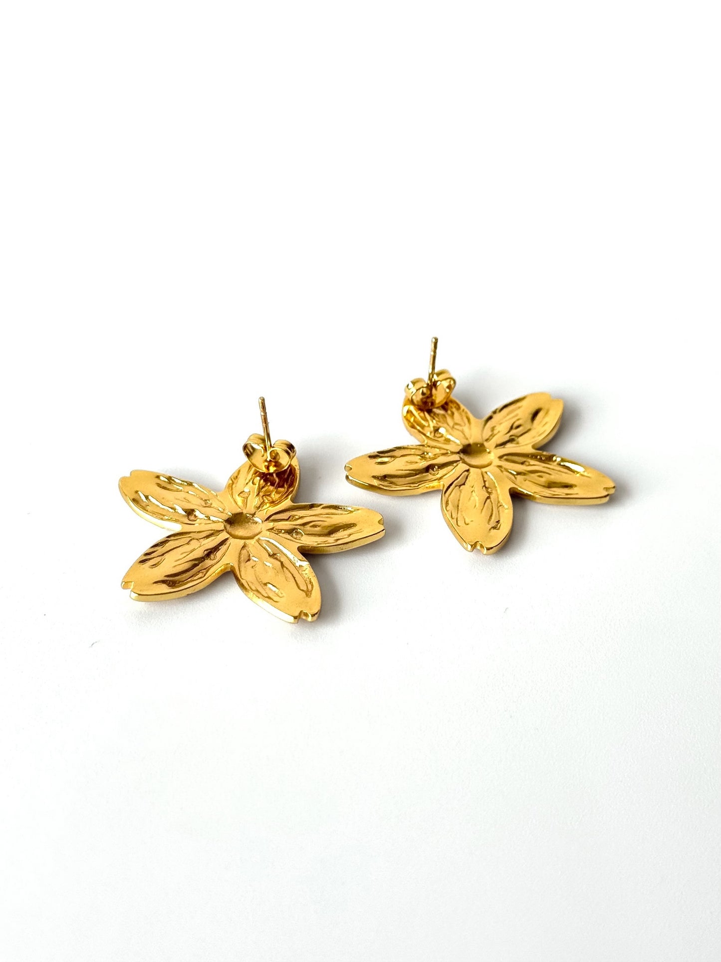 Aros de acero modelo #906 dorado