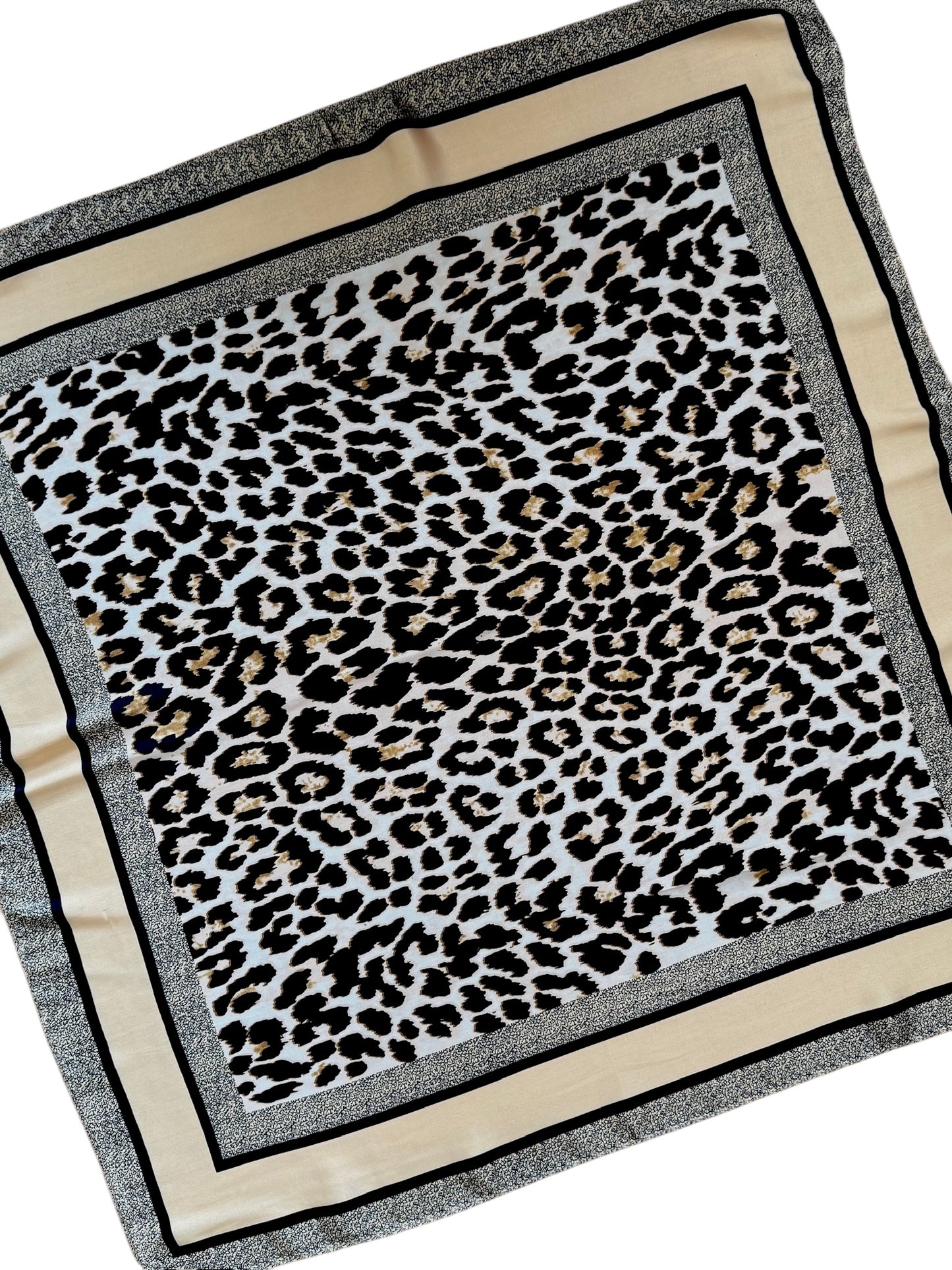 Pañuelo 70X70 #589-1